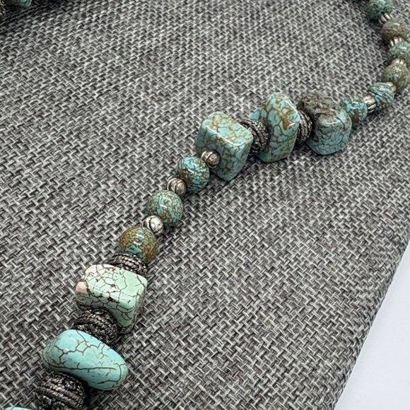 Turquoise Beaded Necklace - Picture 3 of 6